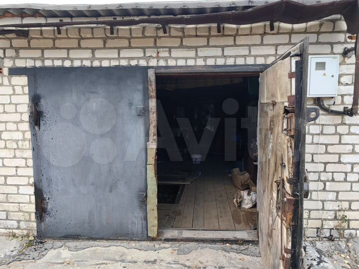 Гараж, > 30 м²