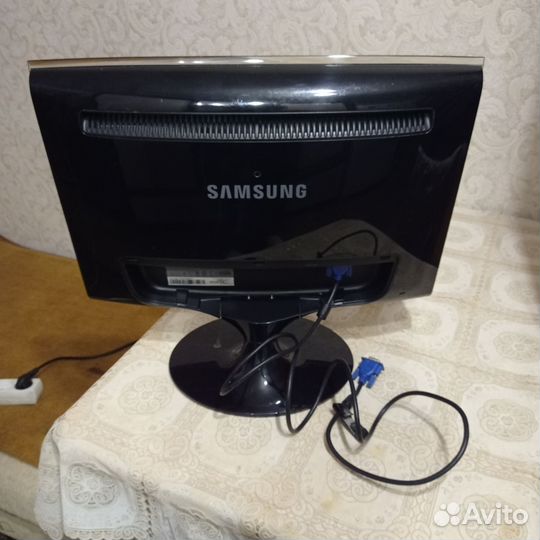 Монитор Samsung 