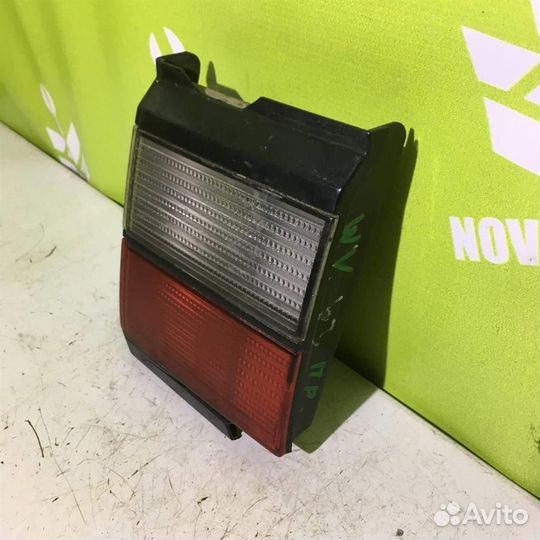 Фонарь задний внутренний правый Фольксваген Пасс