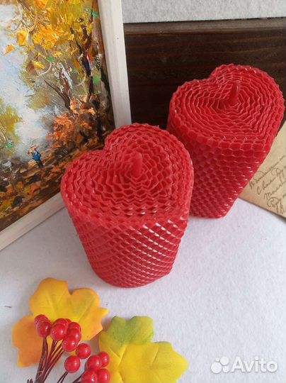 Свеча сердце красного цвета