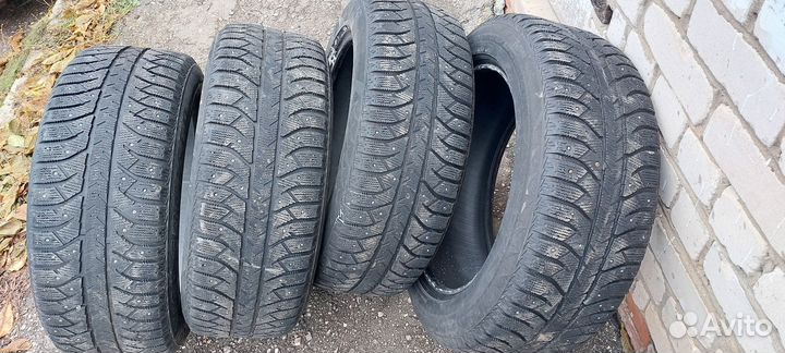 Bridgestone Ice Cruiser 7000 235/55 R19 101T