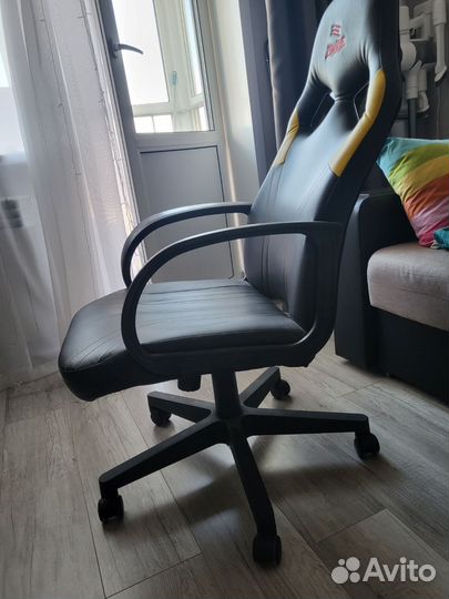 Игровой компьютерный стул