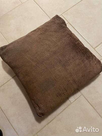 Подушки с наволочками 2 шт