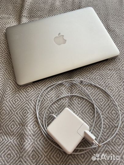 Macbook pro 13 retina 2015 8/256