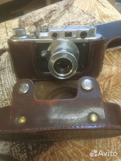 Пленочный фотоаппарат Зоркий