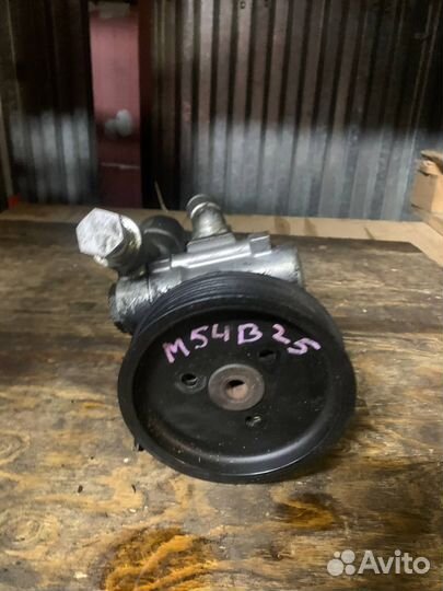 Насос гидроусилителя руля BMW 5 серии E60 M54B25