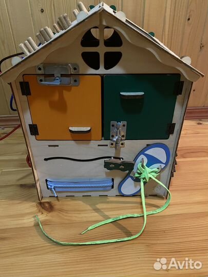 Бизиборд домик