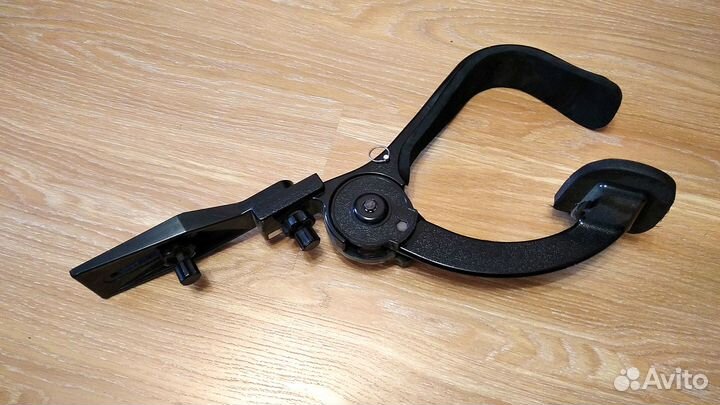 Плечевой упор для фото и видеокамеры