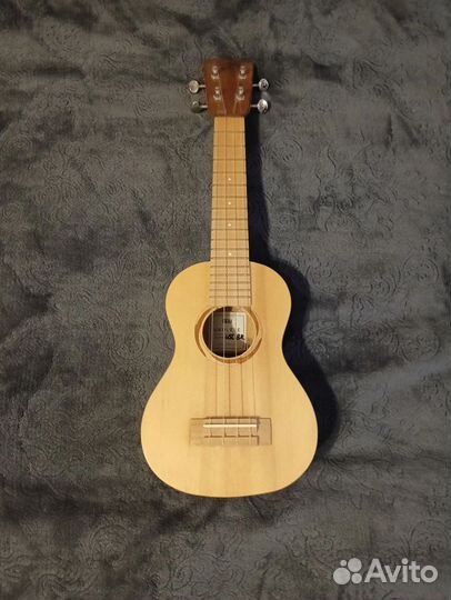 Гитара укулеле