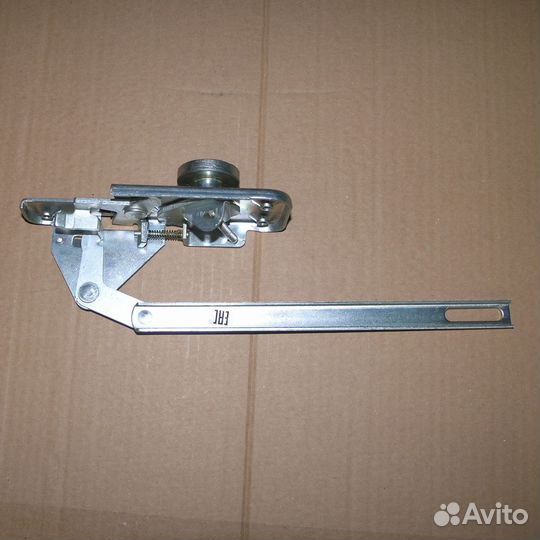 Замок двери камаз внутренний нового образца правый