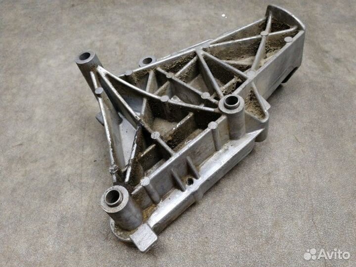 Кронштейн опоры двигателя Лада Гранта 1.6 21126