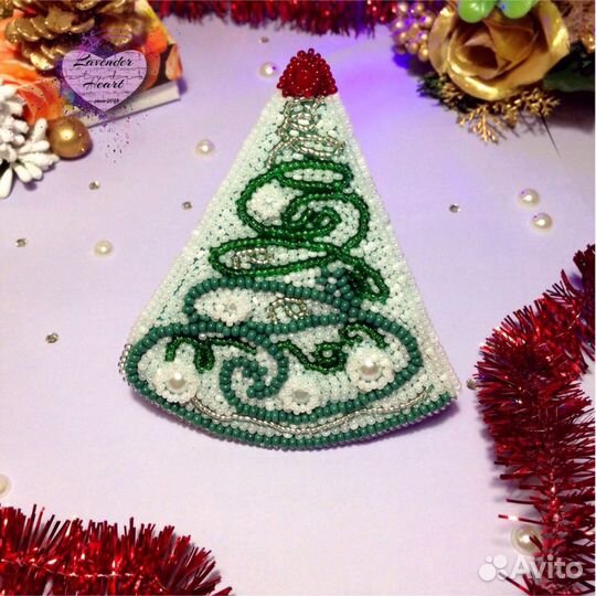 Брошь из бисера