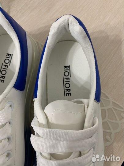 Кроссовки женские новые 39