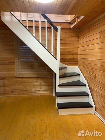 Лестница из массива дерева на заказ