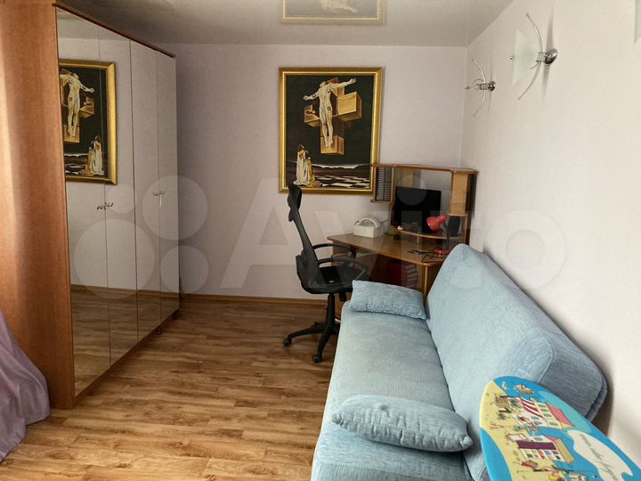 3-к. квартира, 64 м², 1/5 эт.