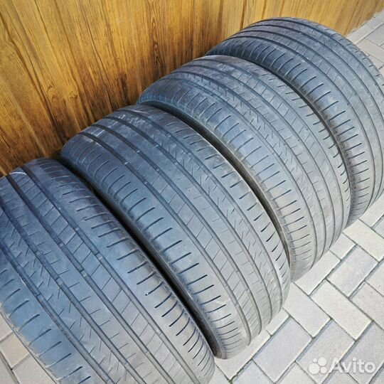 Bridgestone Alenza 001 235/50 R19 99V