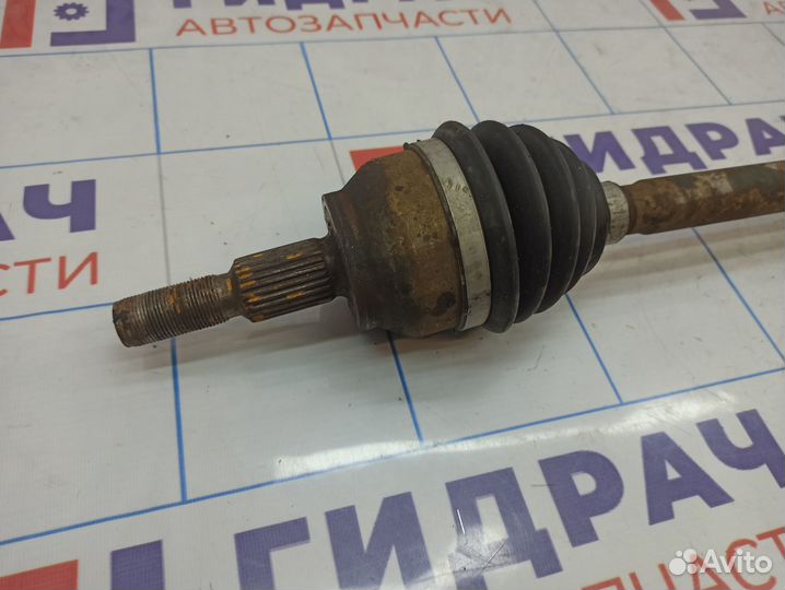 Привод передний правый Ford Focus 3 2048637. Дефек