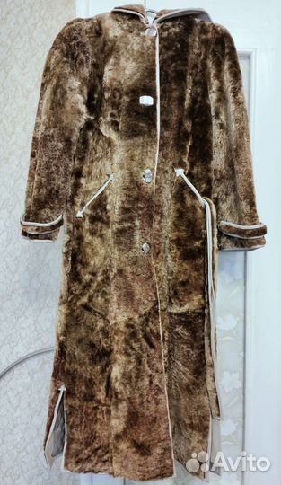Шуба мутоновая с капюшоном 44 46