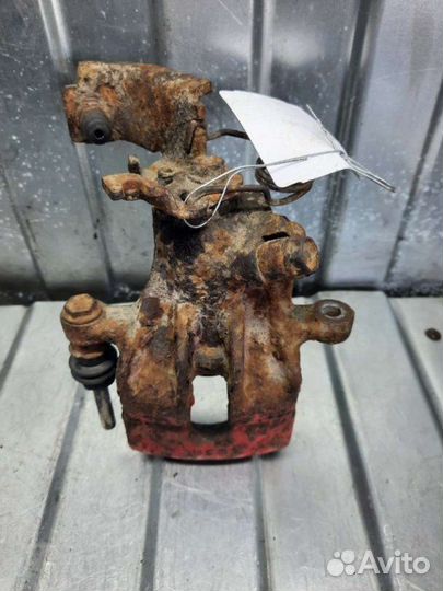 Суппорт тормозной задний правый Honda Accord 7