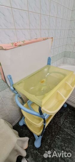 Ванночка на подставке столик