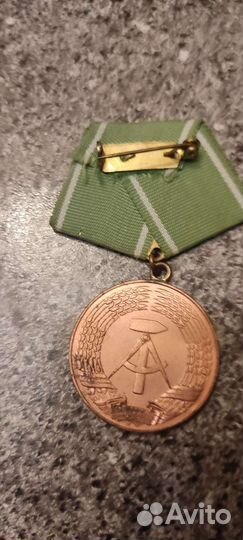 Медали разные