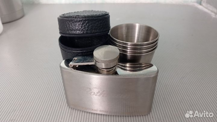 Рюмки и фляжка