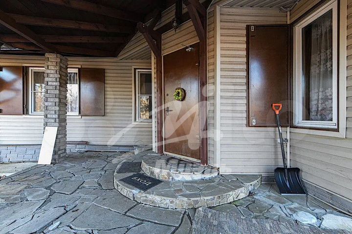 Дача 194 м² на участке 9 сот.