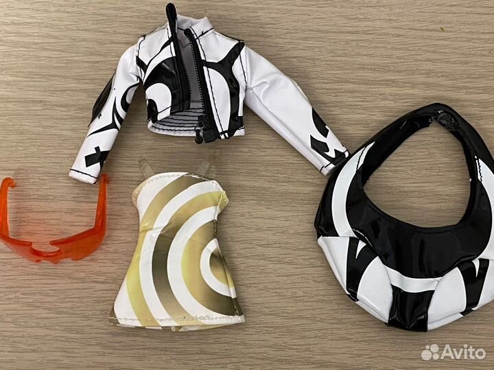 Одежда Джейд mowalola