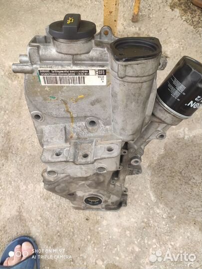 Передняя крышка двигателя Volkswagen polo 15 г