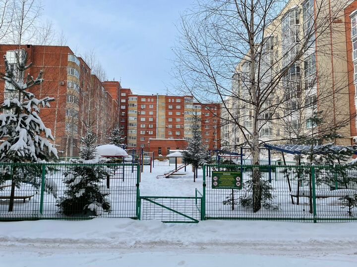 2-к. квартира, 83 м², 8/8 эт.