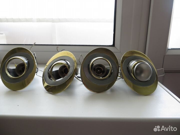 Светильник точечный