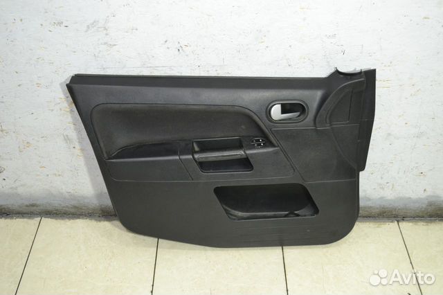 Обшивка двери передняя левая Ford Fusion