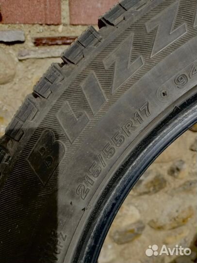 Bridgestone Blizzak Revo GZ 215/55 R17