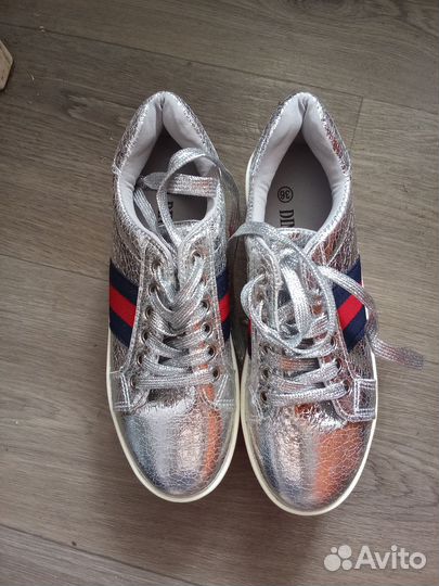 Ботинки женские