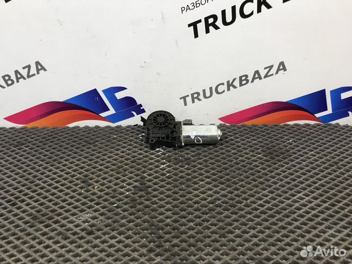 16877303 Моторчик стеклоподъемника правый