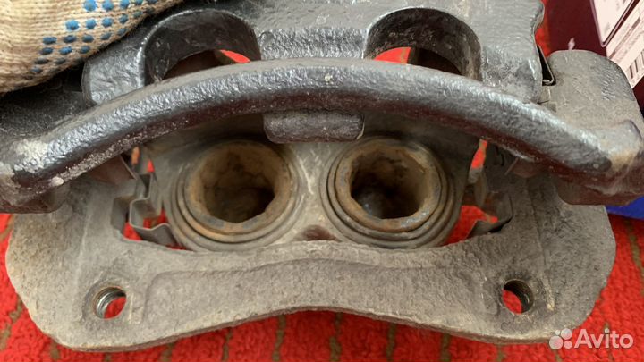 Суппорта в сборе Opel Antara 2.4 2014 год