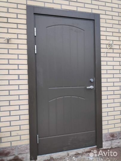 Дверь входная тёплая из массива в финском стиле.М7