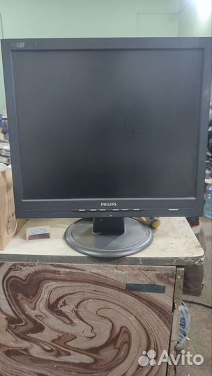 Монитор Philips 17