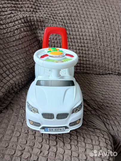 Машинка-каталка (толокар)