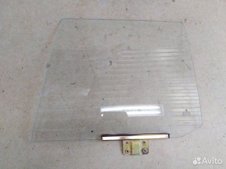 Стекло двери заднее левое Skoda Felicia 1998