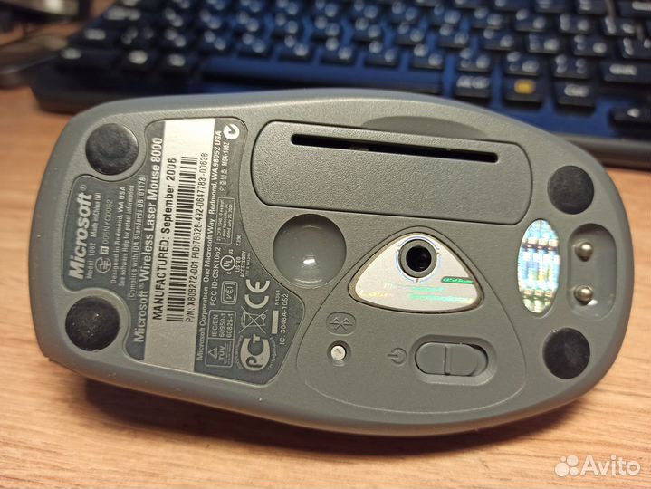 Беспроводная мышь Microsoft Laser Mouse 8000