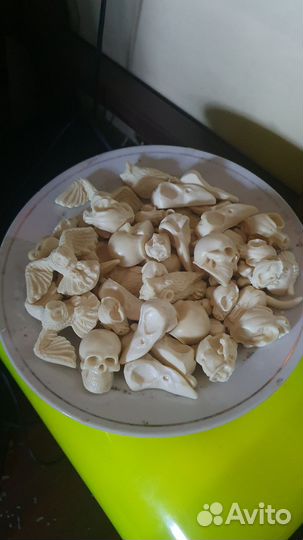 Кабошоны и кулоны черепа