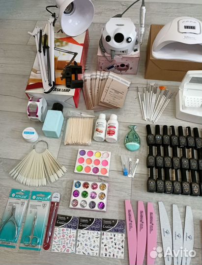 Набор для маникюра с аппаратом и лампой