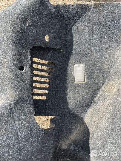 Обшивки багажника VW Pointer 2005