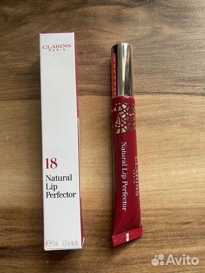 Помада clarins новая