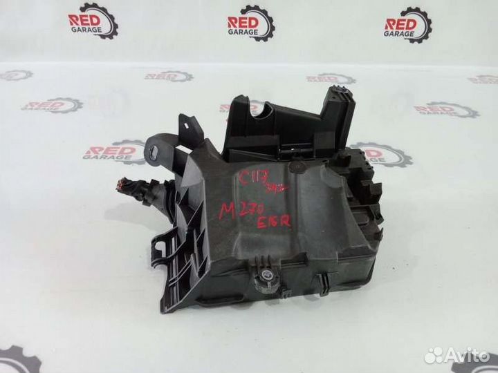 Блок предохранителей под капот Mercedes-Benz