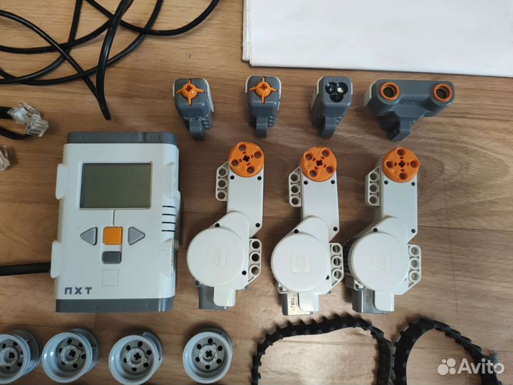 Lego Mindstorms NXT 2.0 электроника + россыпь