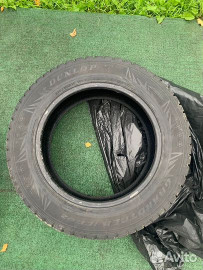 Dunlop Grandtrek Ice 02 235/60 R18