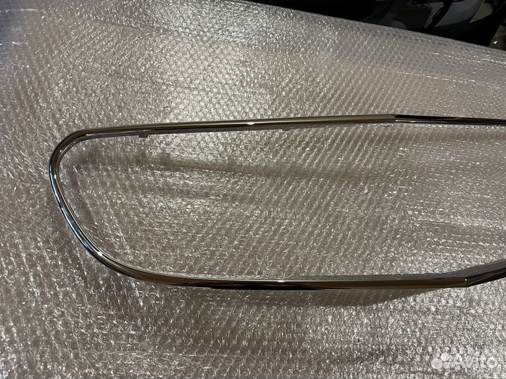 Хромированный обод решетки радиатора Mercedes W212