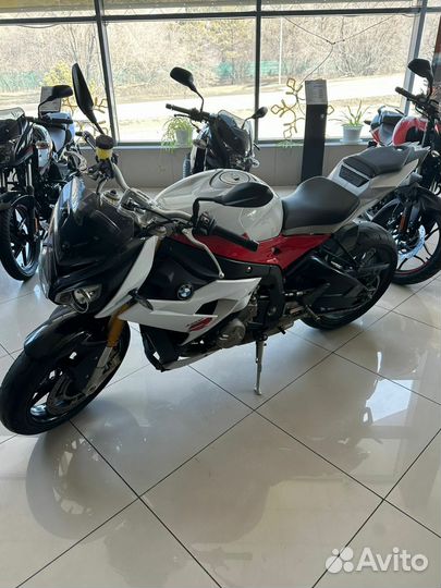 BMW s1000r